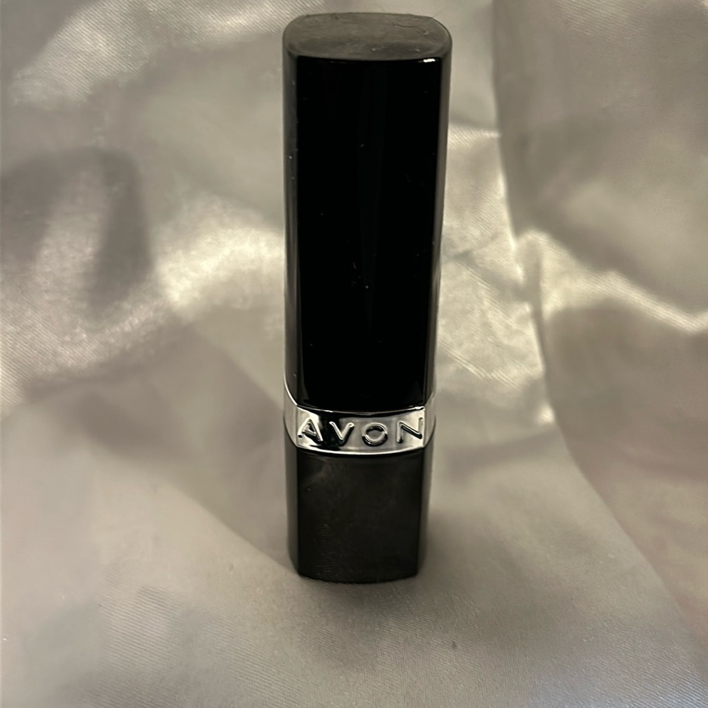 Avon Nourishing Lipstick “Rouge Always” New